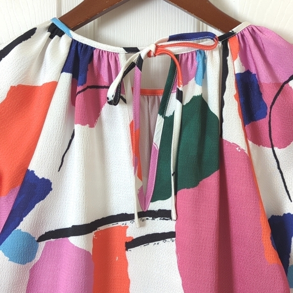 Crosby by Mollie Burch Brynn Abstract Gathered Neck Short Flutter Sleeve Blouse - Picture 10 of 11
